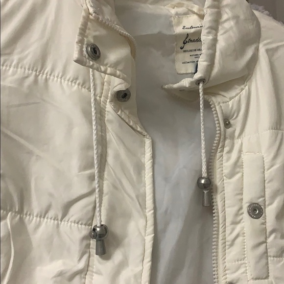 White winter jacket - Picture 3 of 3